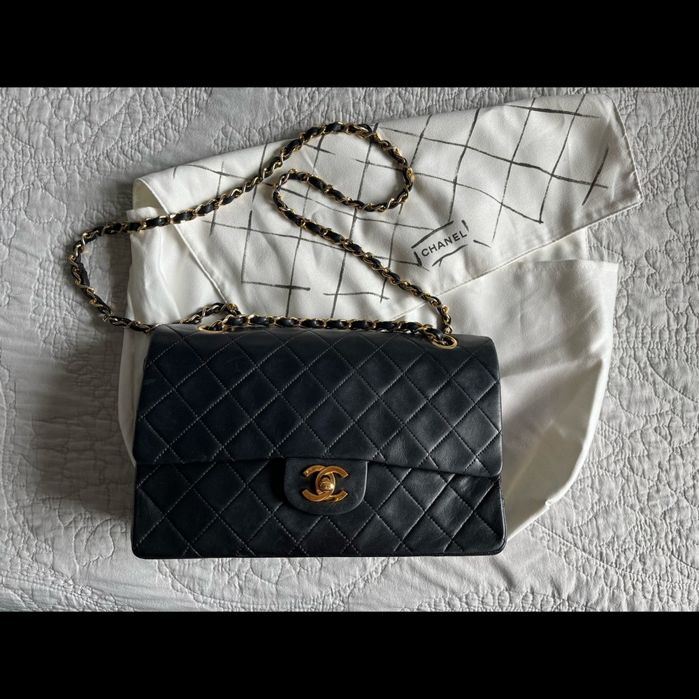 ‼️FINALE SALE‼️ Chanel Lambskin Medium double flap bag